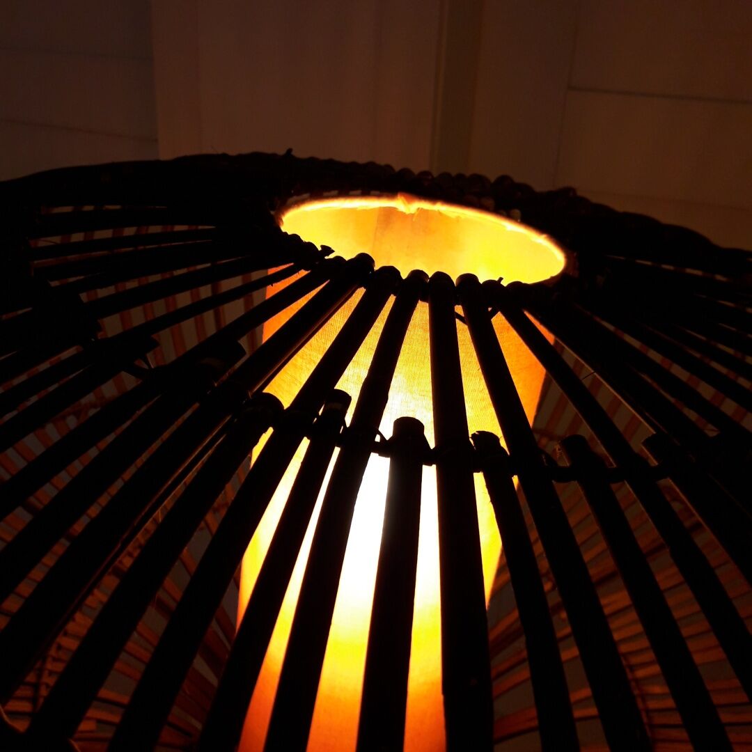 Paire de lampadaires en rotin C1970