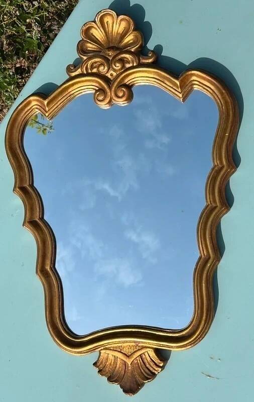Baroque mirror in gilded wood from the 1960s – 65.5 x 42 cm – 2.5 kg