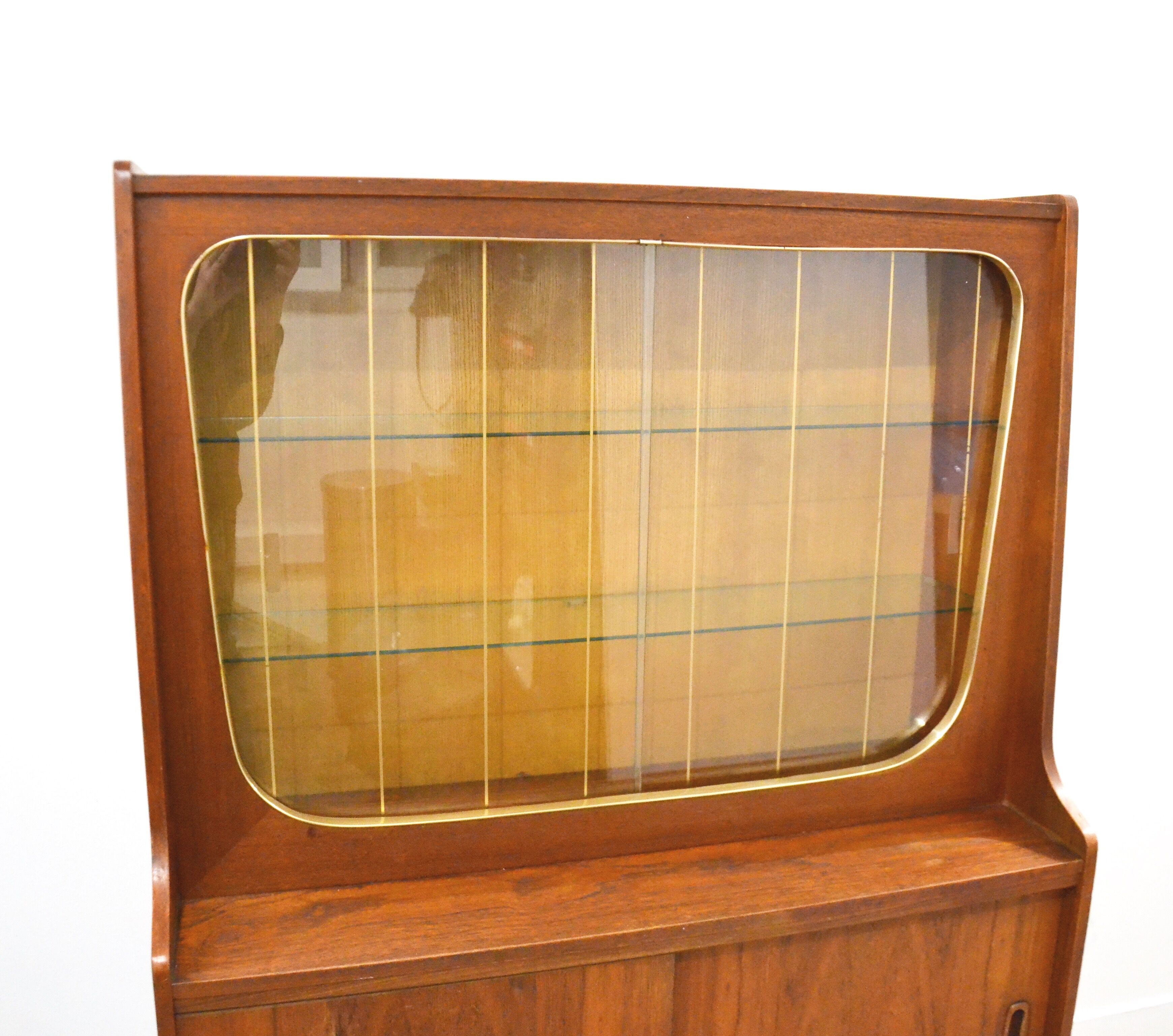 Library showcase teak