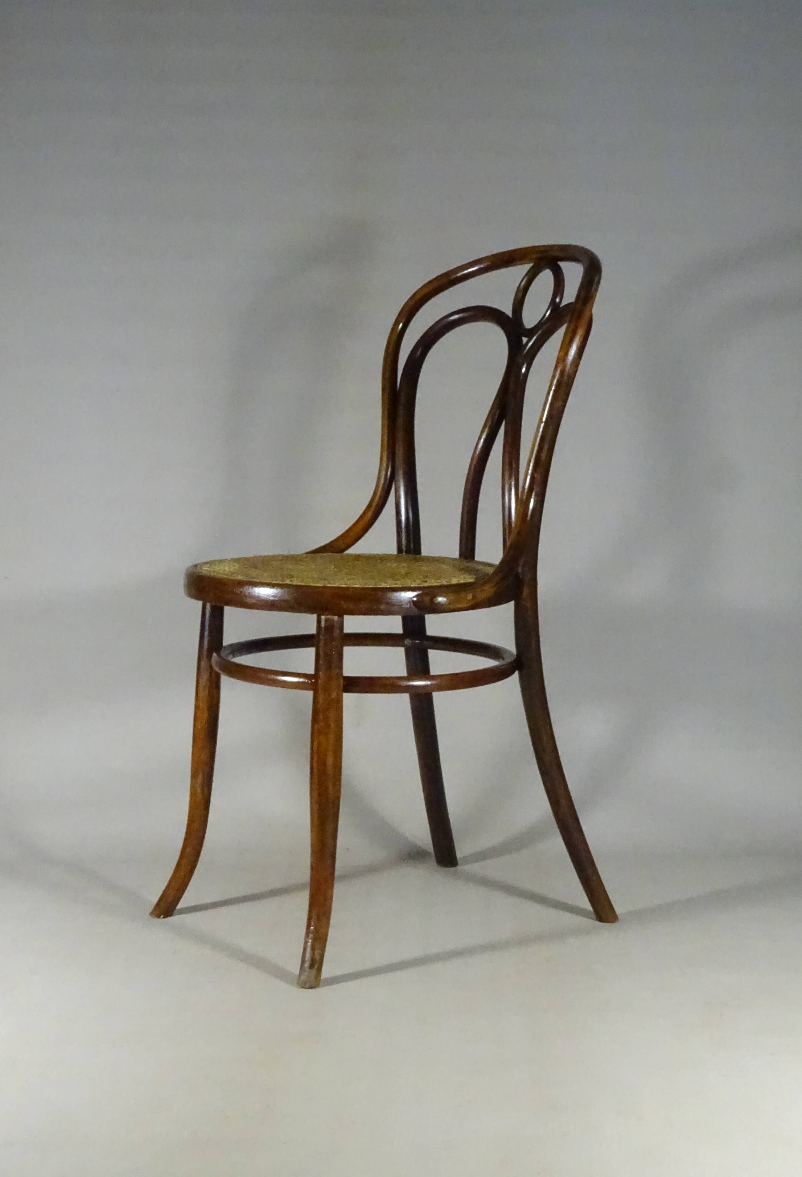 Chaise bistro UNGVAR N°34 no Thonet, bentwood