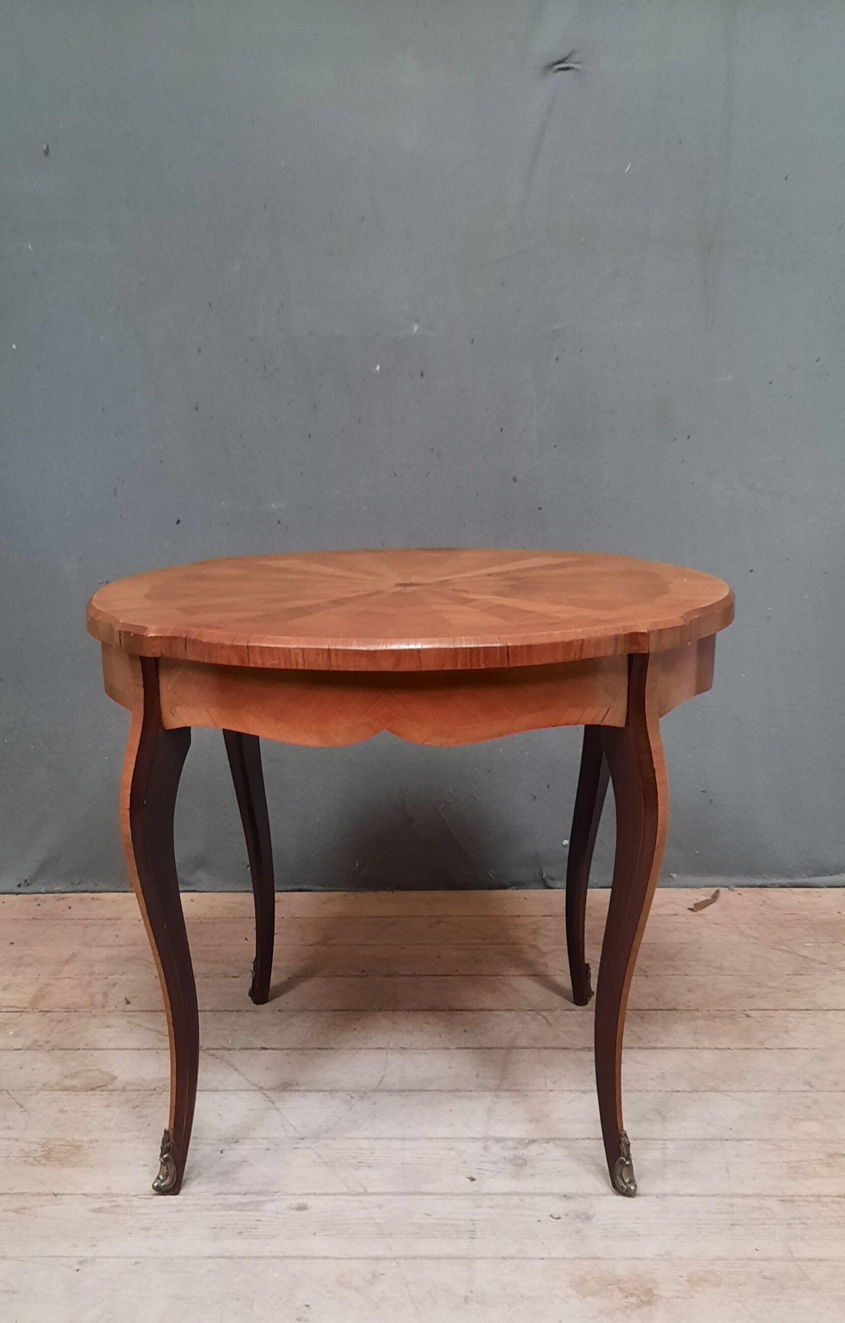 Coffee table in marquetry