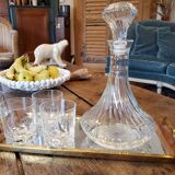 Twisted molded glass decanter
