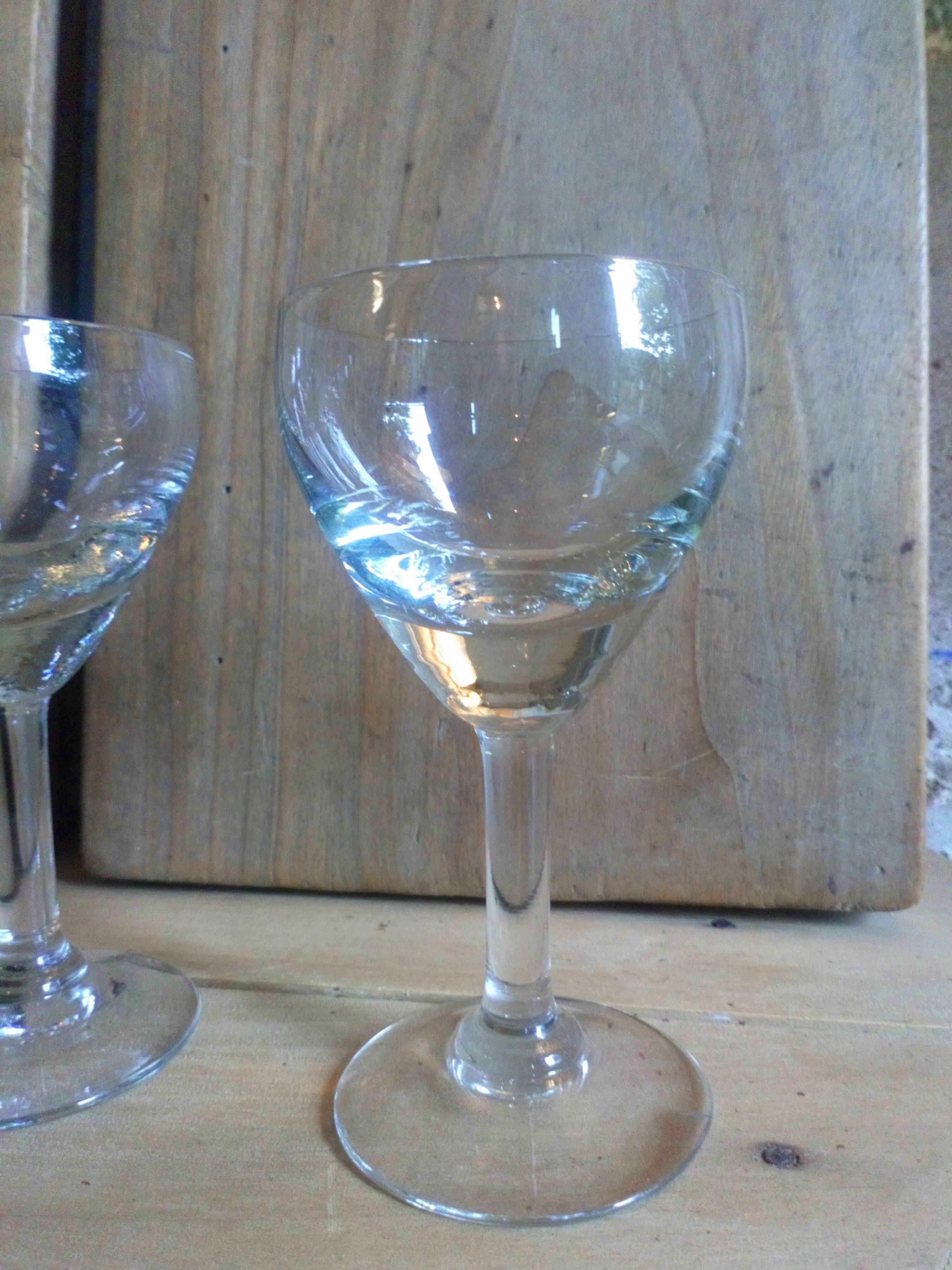 Seven glasses of bistro on foot 40s