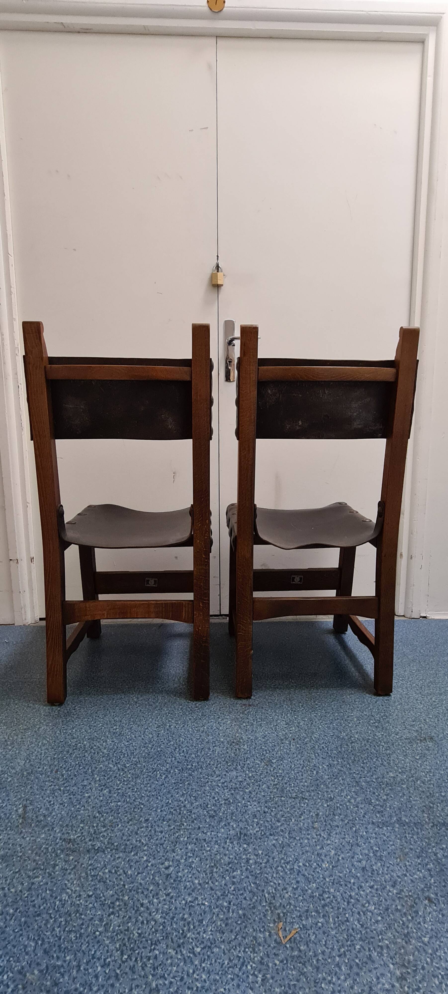 Paire de chaises espagnoles