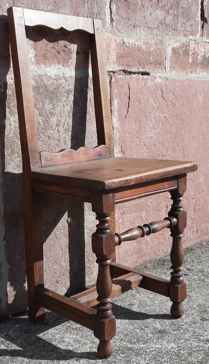 Lorraine chair. (Solid wood, 19th century)