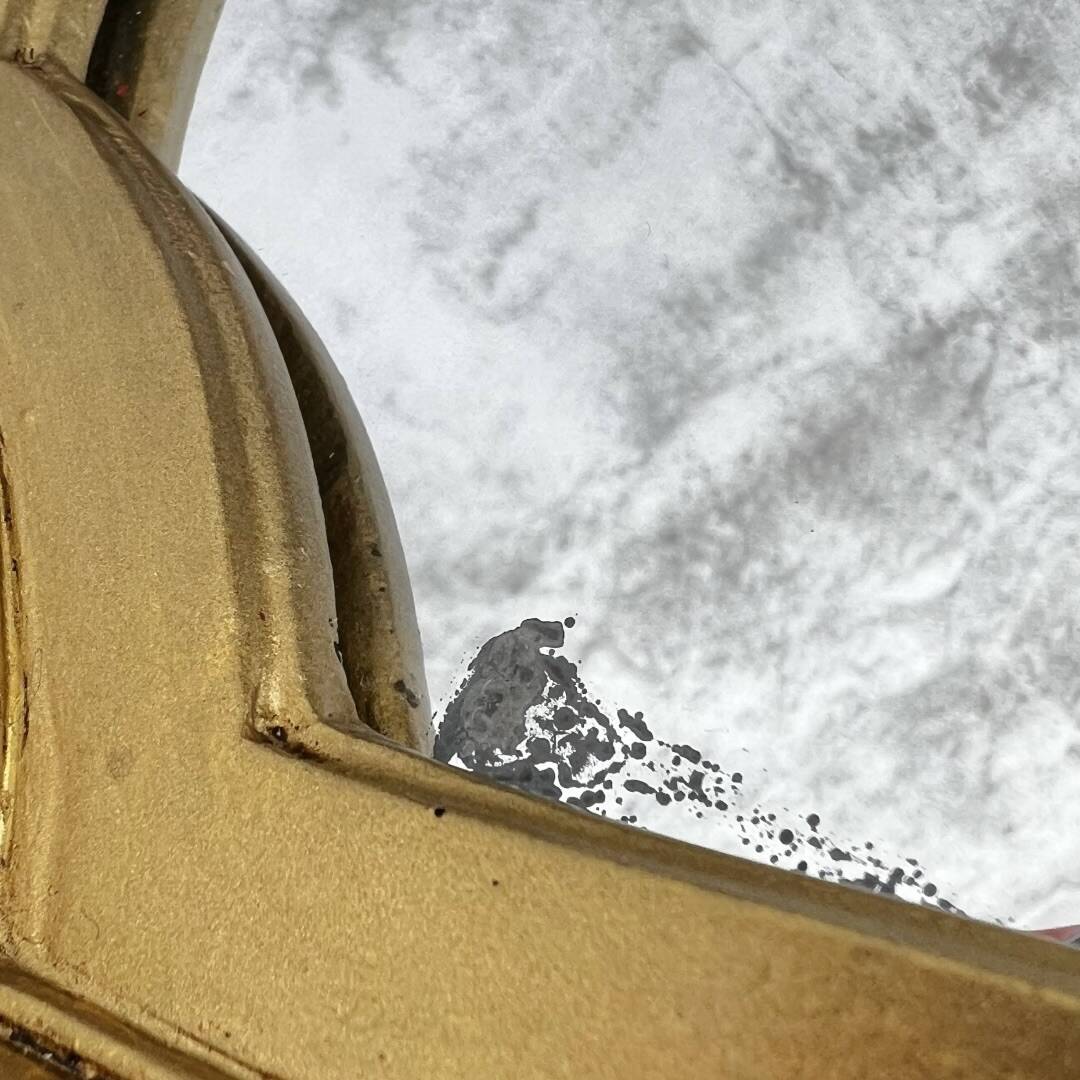 Antique wall mirror in gilded resin – back in red velvet