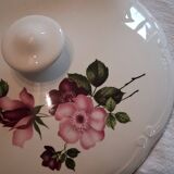 Very pretty soup tureen from Gien model "Chinon" in very good condition.