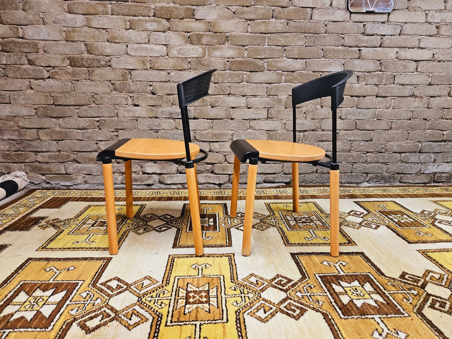 Paire de chaises années 80