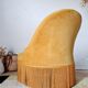 Fauteuil crapaud velours capitonné jaune