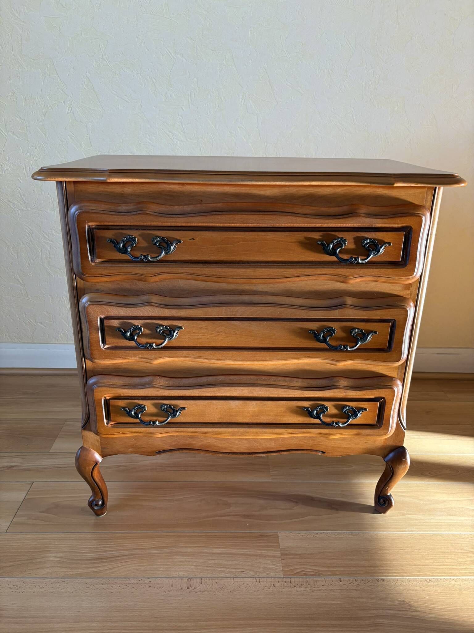 Vintage wooden chest of drawers, Louis XV style with curved drawers