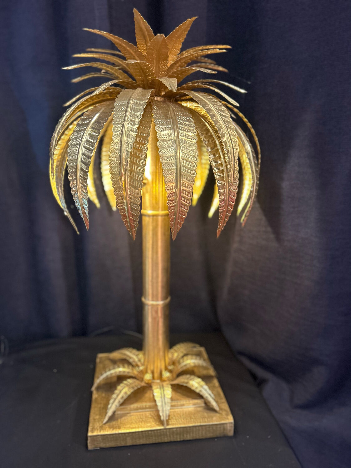 Palm lamp