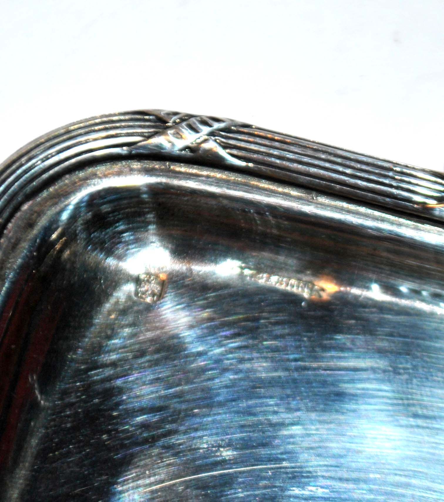 Antique silver metal top with crossed ribbons 21.5x15.5cm