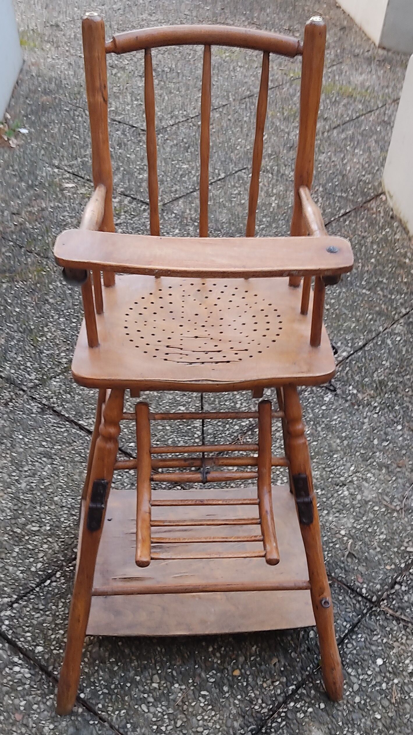 Chaise haute de bébé
