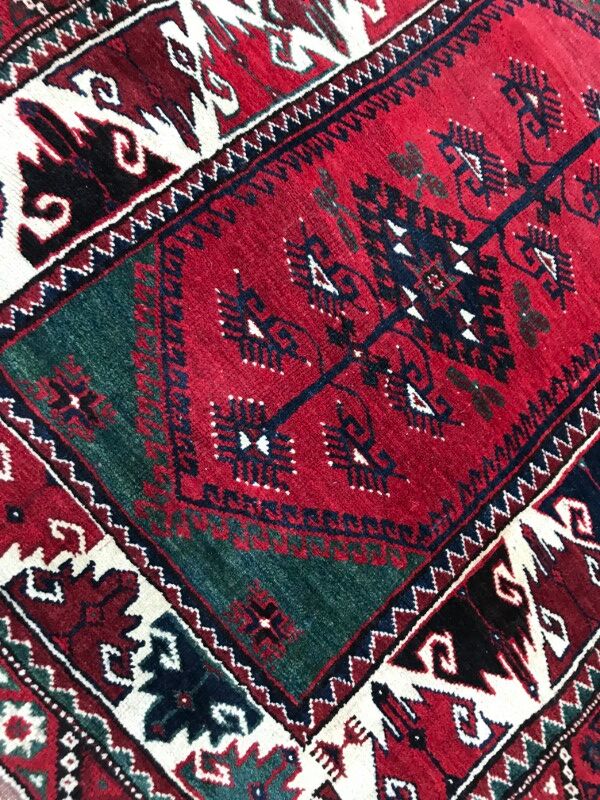 Carpet vintage Turkish Anatolian Konya done hand 120 X 145 CM