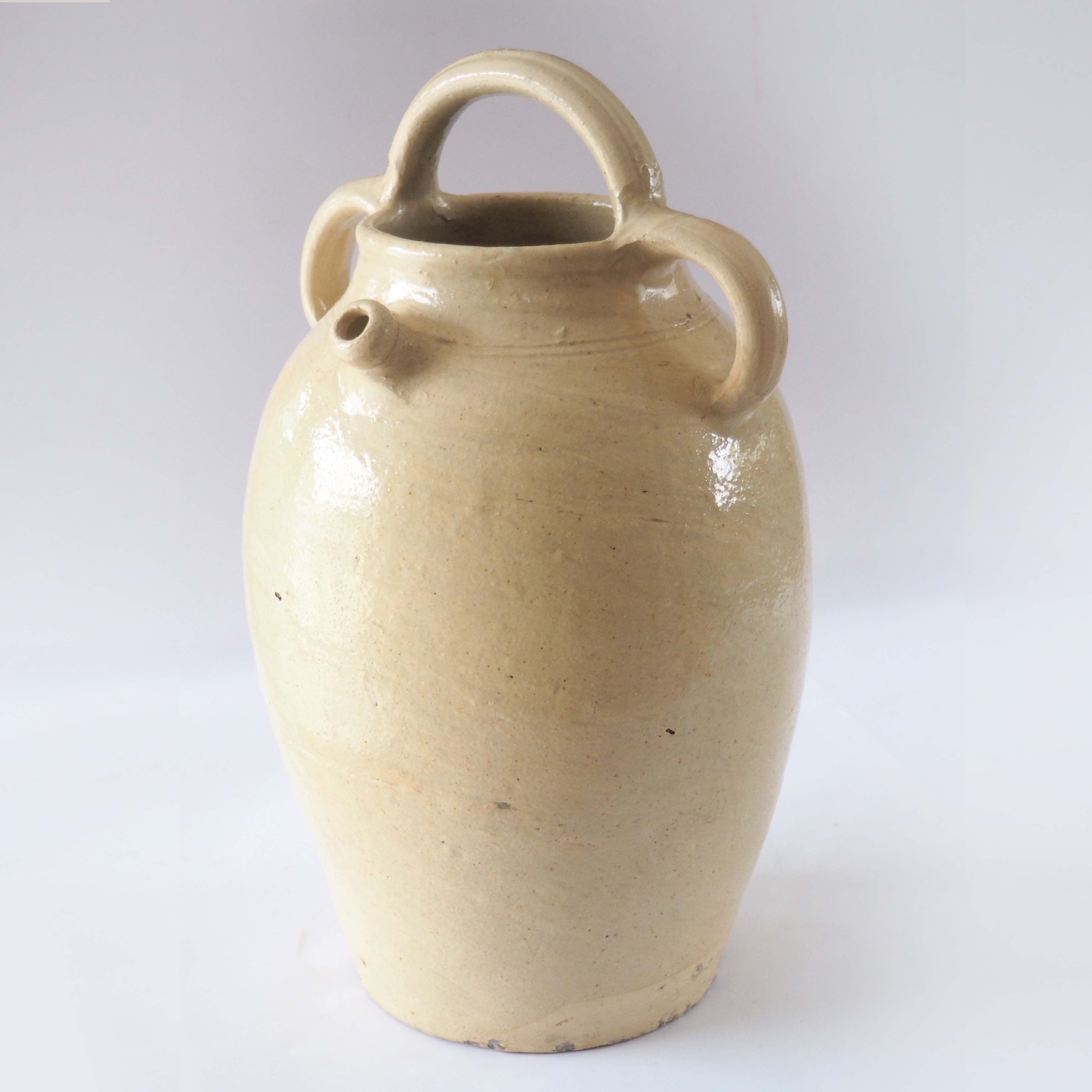 White sandstone gargoulette