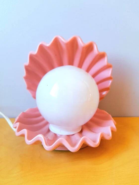 Ceramic and opaline shell lamp