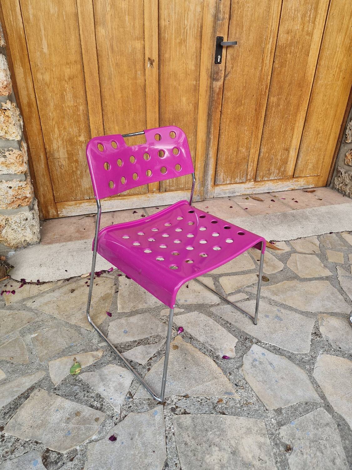 chaise Omstak par Rodney Kinsman