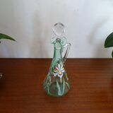 Ancienne carafe émaillée de fleurs en verre