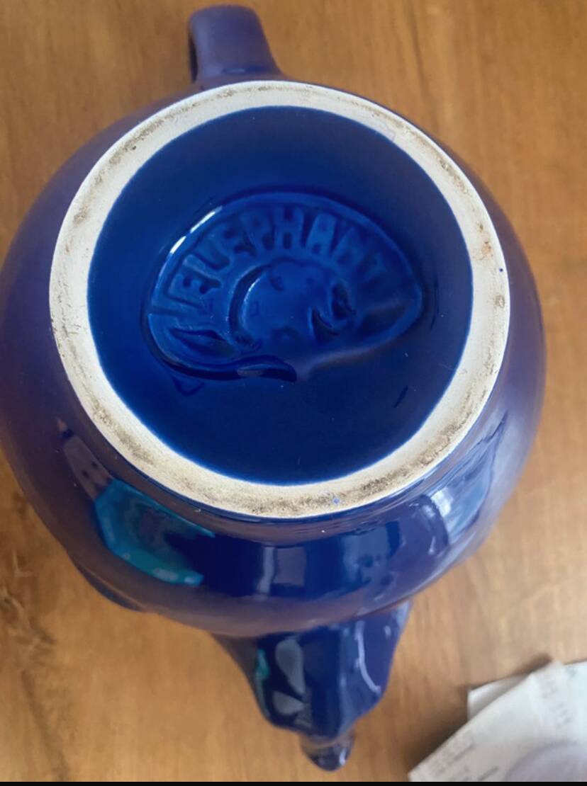 Théière éléphant en céramique bleue