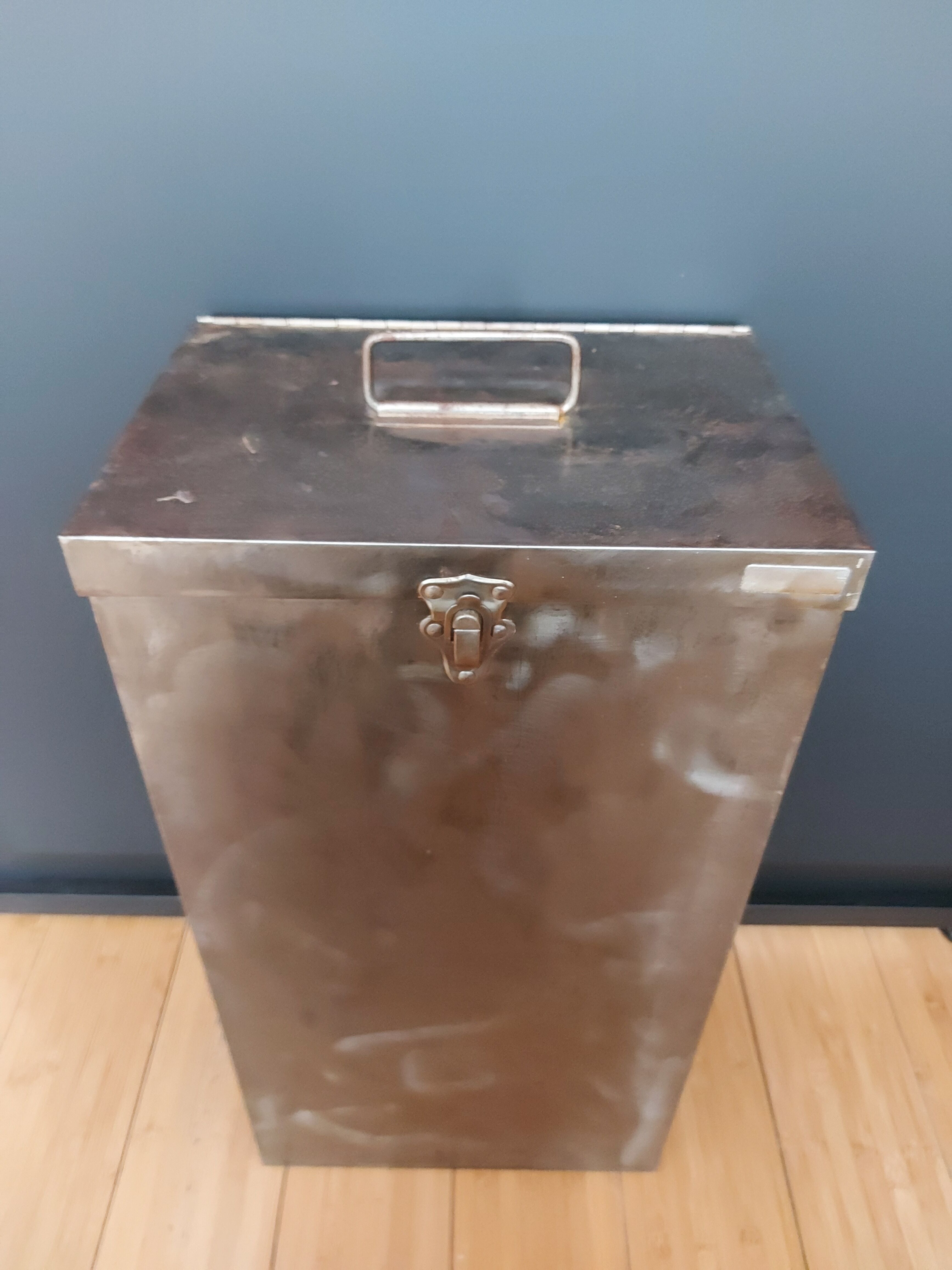 60-year-old metal storage box suspended folders 30x56X20 cm