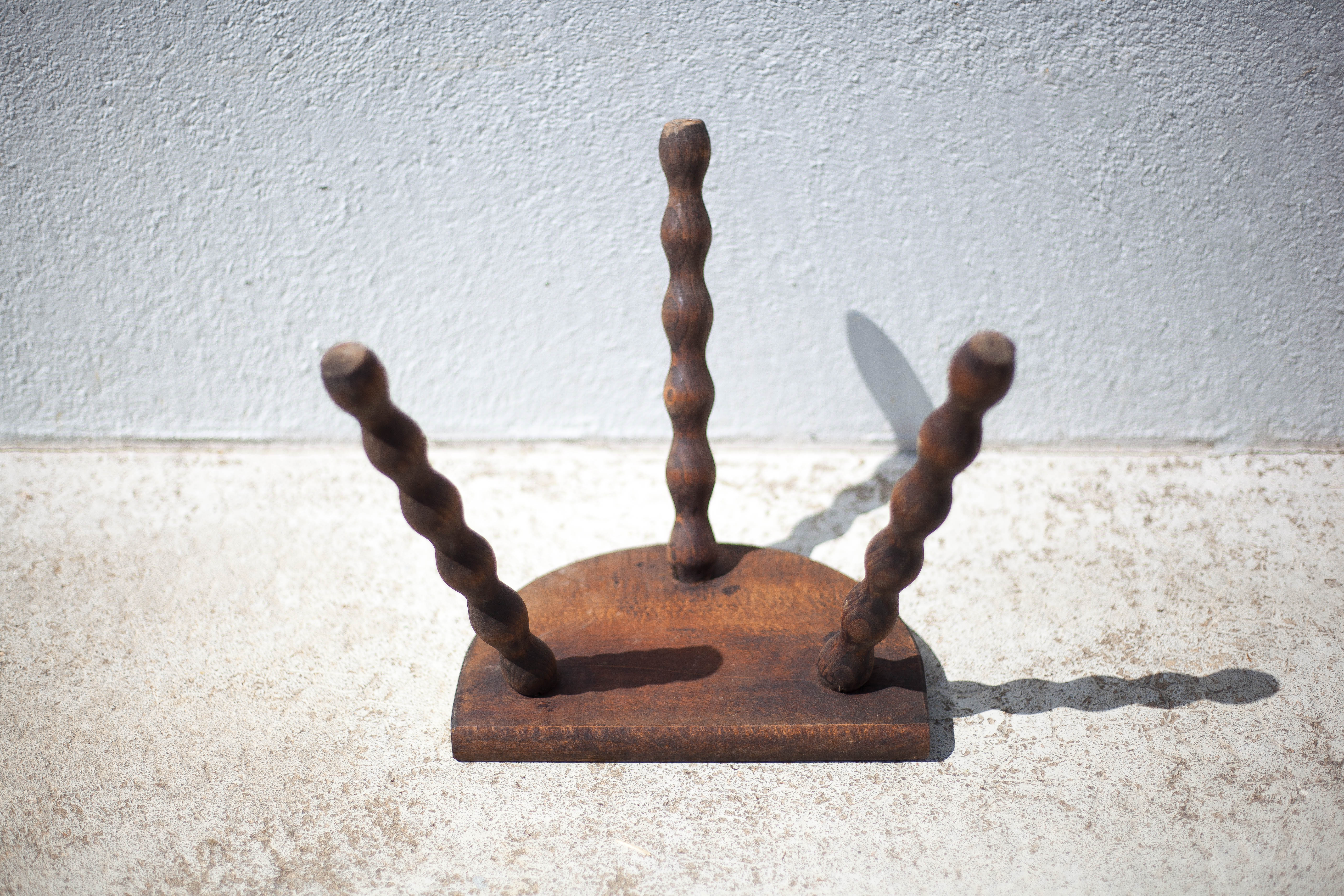 Tabouret tripode, bois