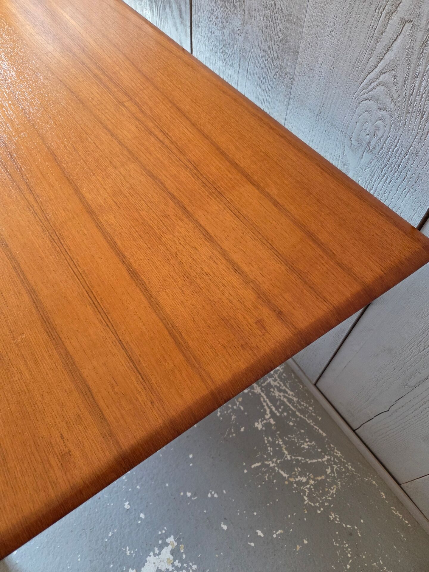 Scandinavian table