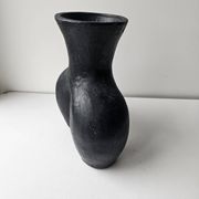 Magnificent Coco Fesse vase in ceramic terracotta Design - 23cm