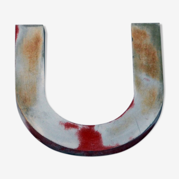 Lettre  d'enseigne en zinc ancienne  "U"