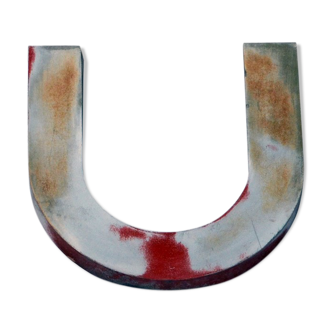 Lettre  d'enseigne en zinc ancienne  "U"