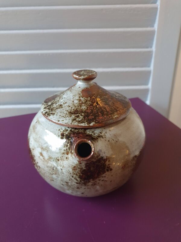 Théières, pot à lait et sucrier en grès