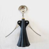 Célèbre ouvre-bouteille ou tire-bouchon Alessi conçu par Alessandro Mendini en 1994