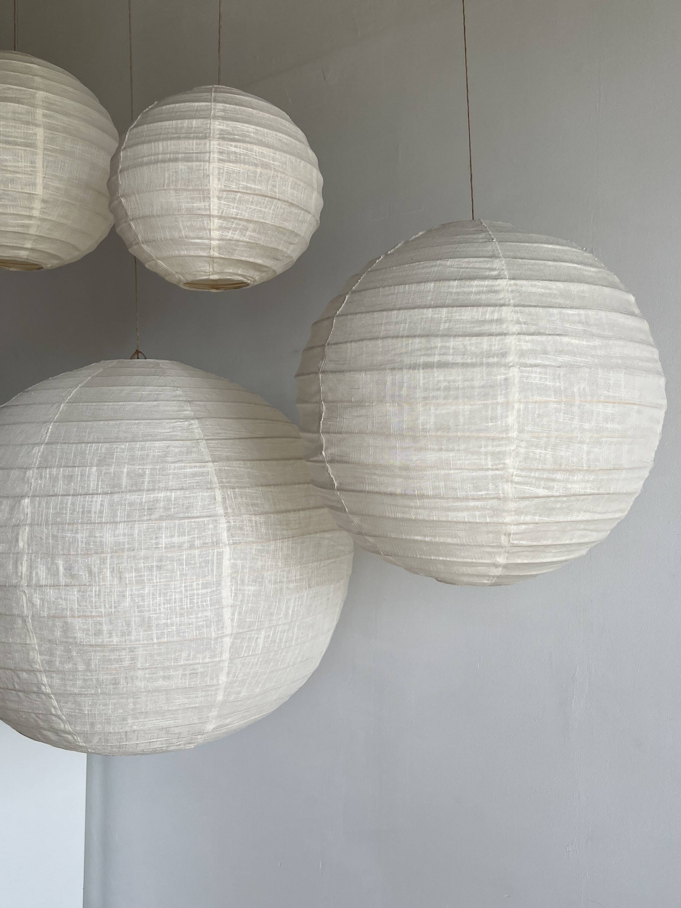 Average suspension in rattan and natural linen, Japanese-style, round D:40.