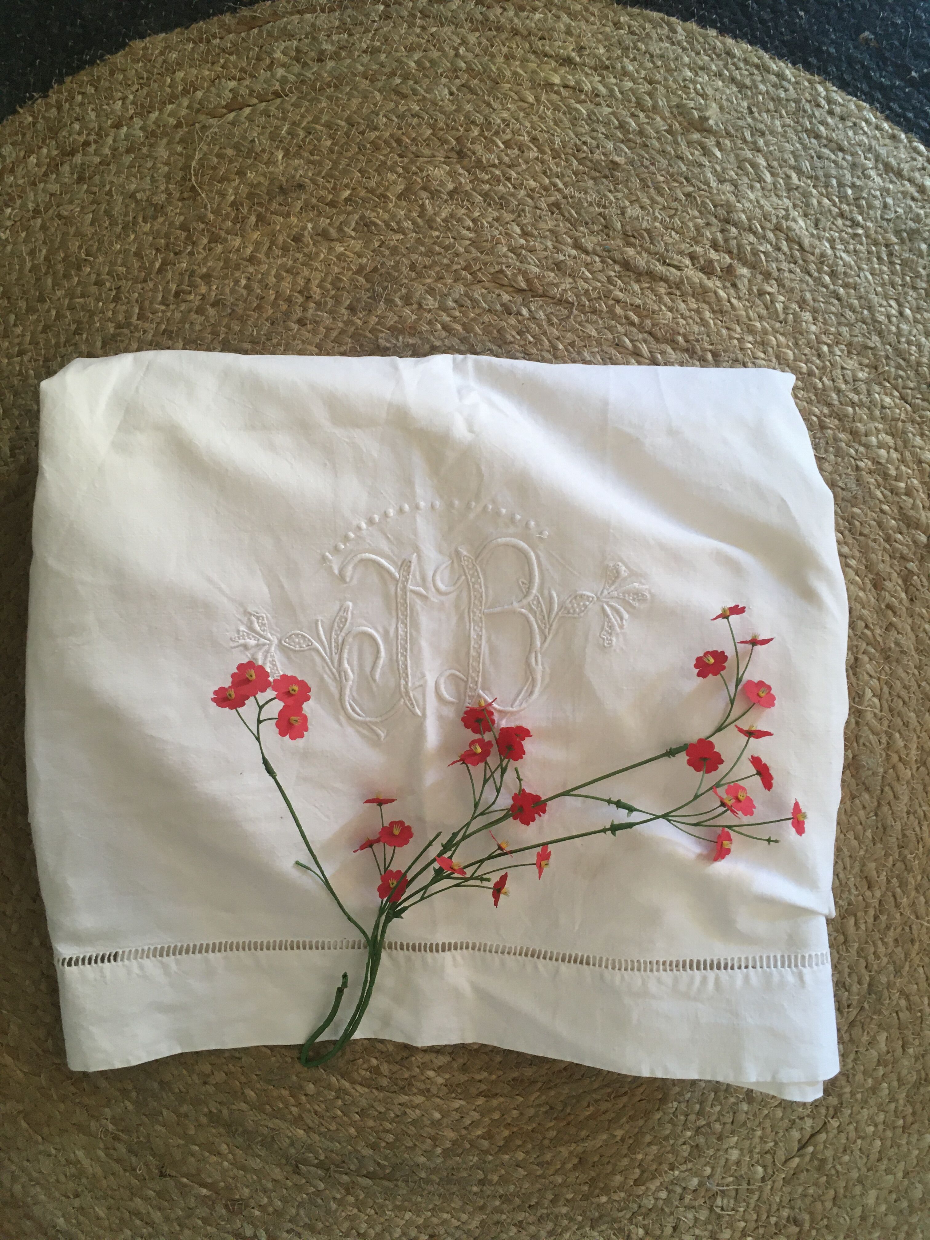 Embroidered cotton sheet JB.