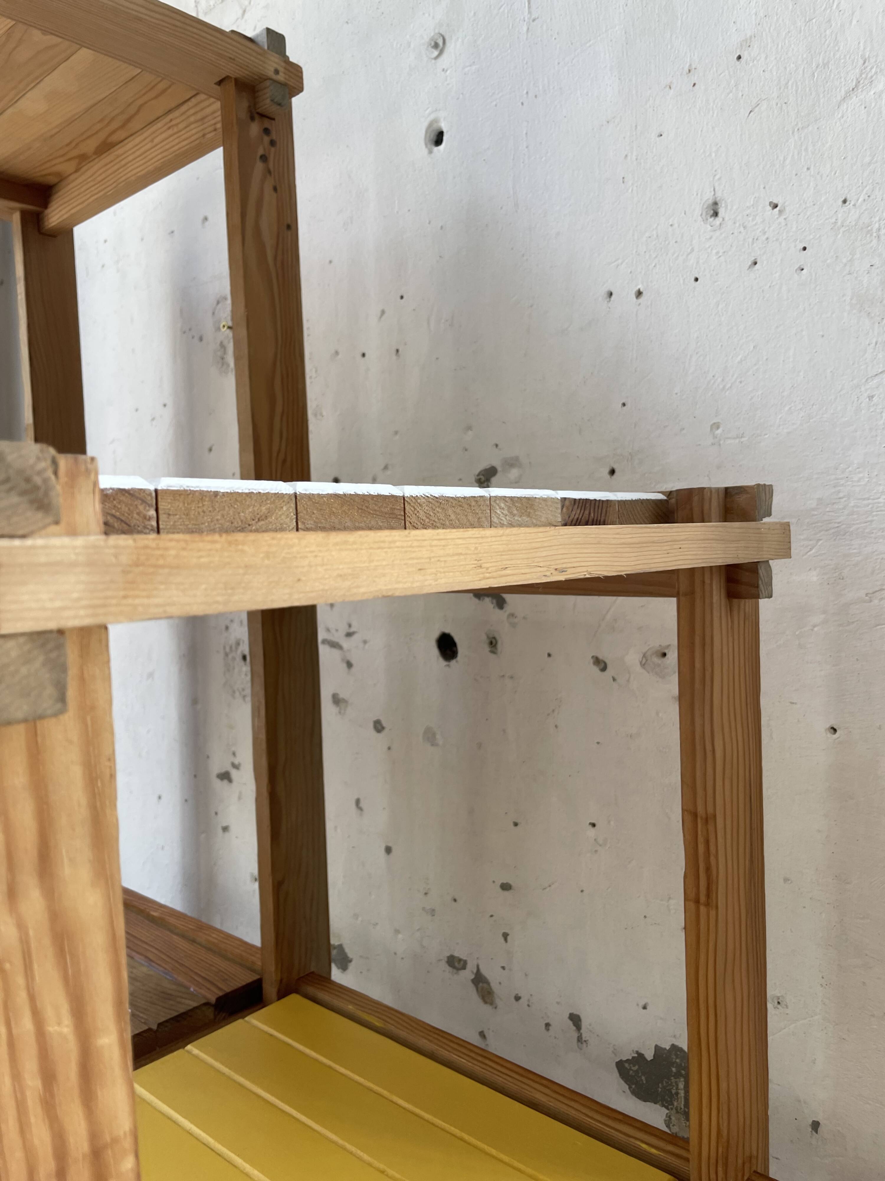 Bauhaus Maison Regain yellow white shelf