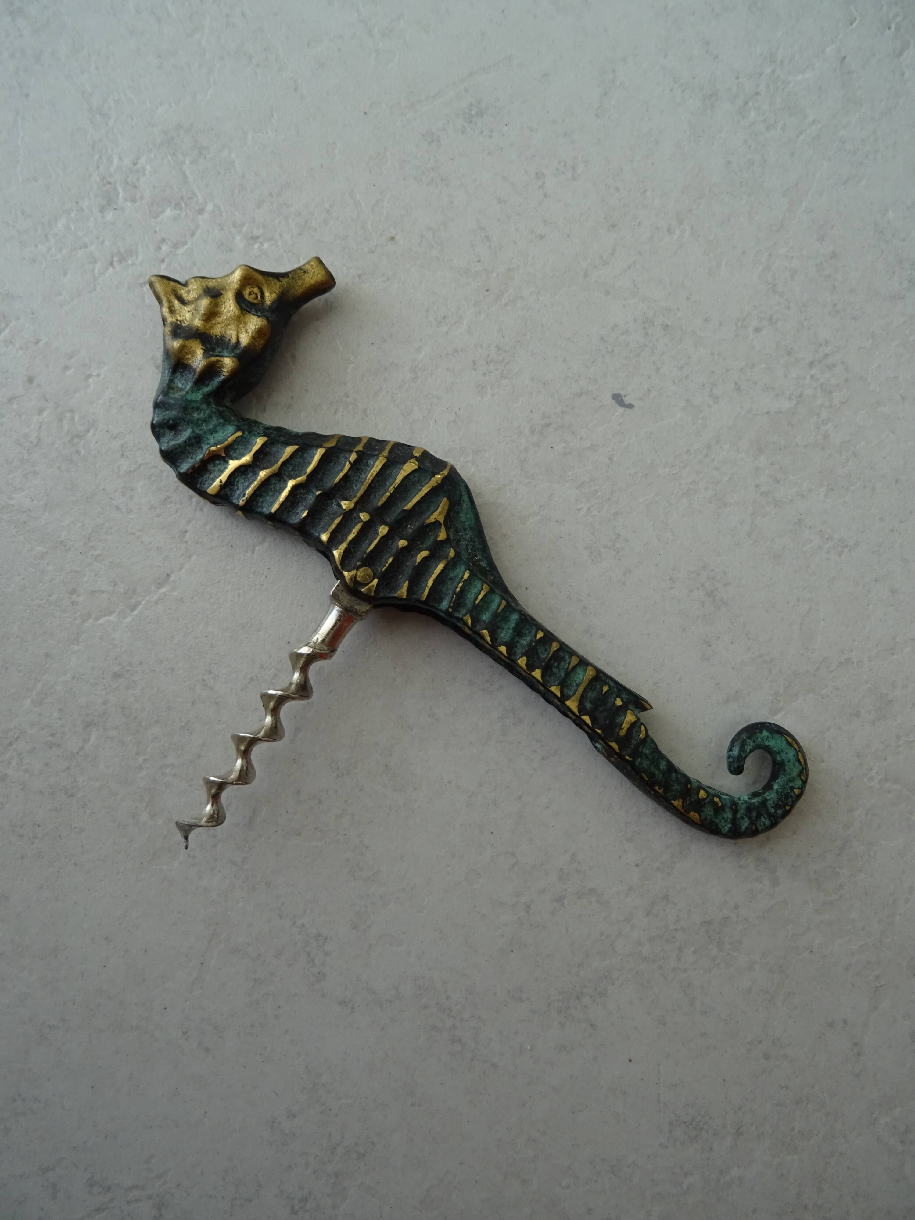 Old corkscrew corkscrew in bronze