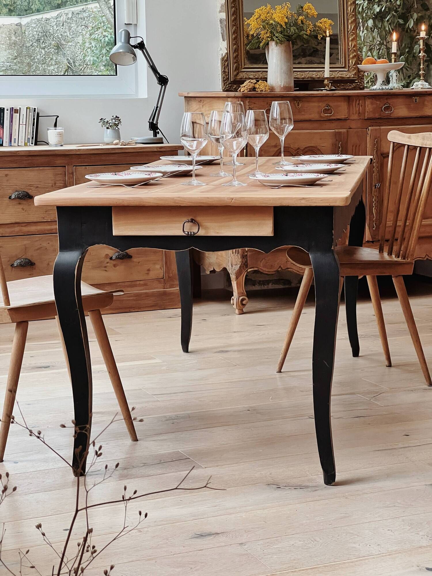 Antique Louis XV table from the 19th century – seats 8-10 people.