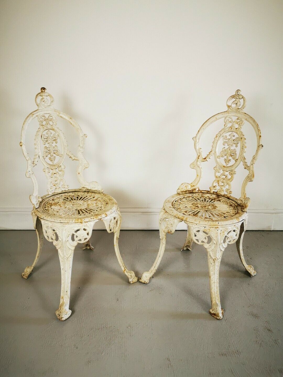 Vintage antique outdoor garden furniture cast metal table & 2 chairs