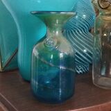 Vase bleu Michael Harris pour Mdina