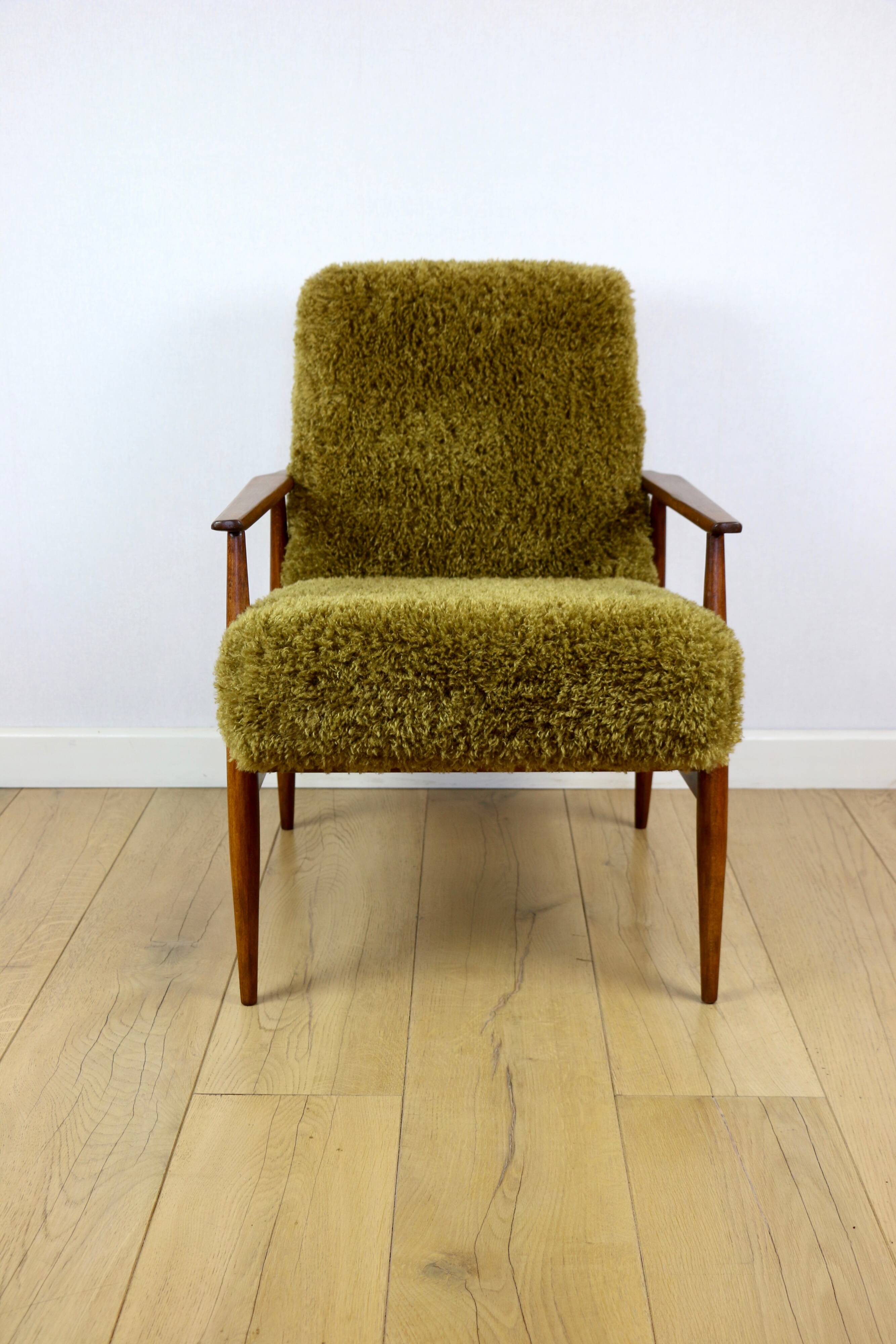 Armchair 'Lis', 1970s brown vintage khaki / olive long hair Rudy boucle design Henryk Lis - 2 pieces available
