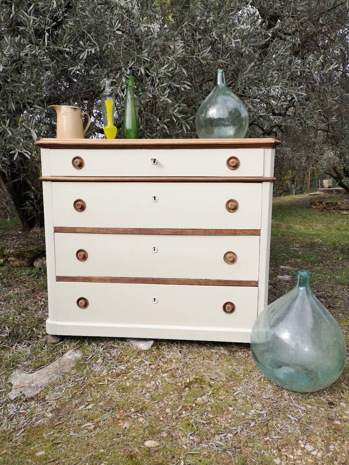Oak chest of drawers