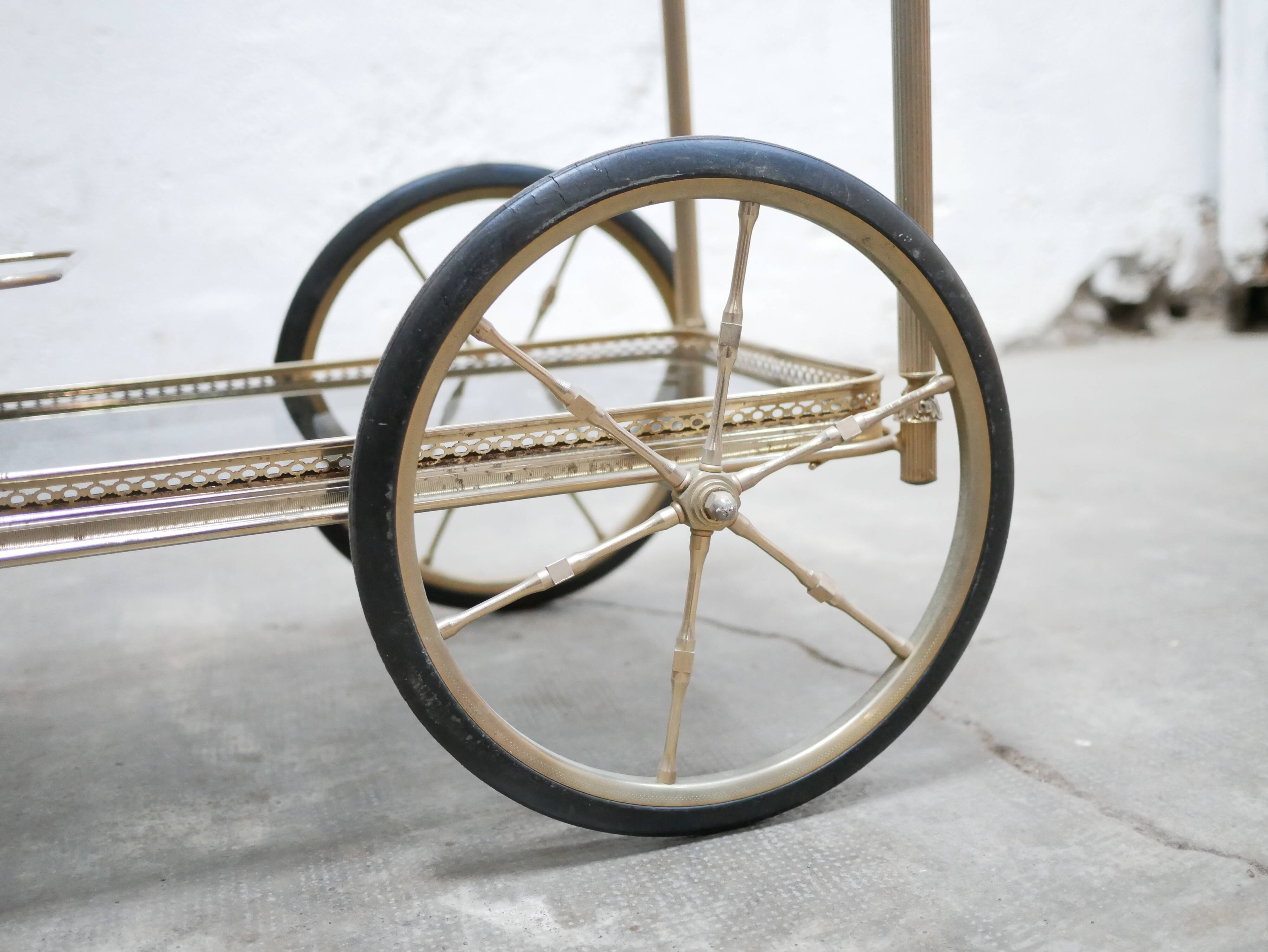 Desserte roulante vintage en métal doré