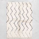 Moroccan Berber carpet Marmoucha with black zigzags 1.48x1.10m