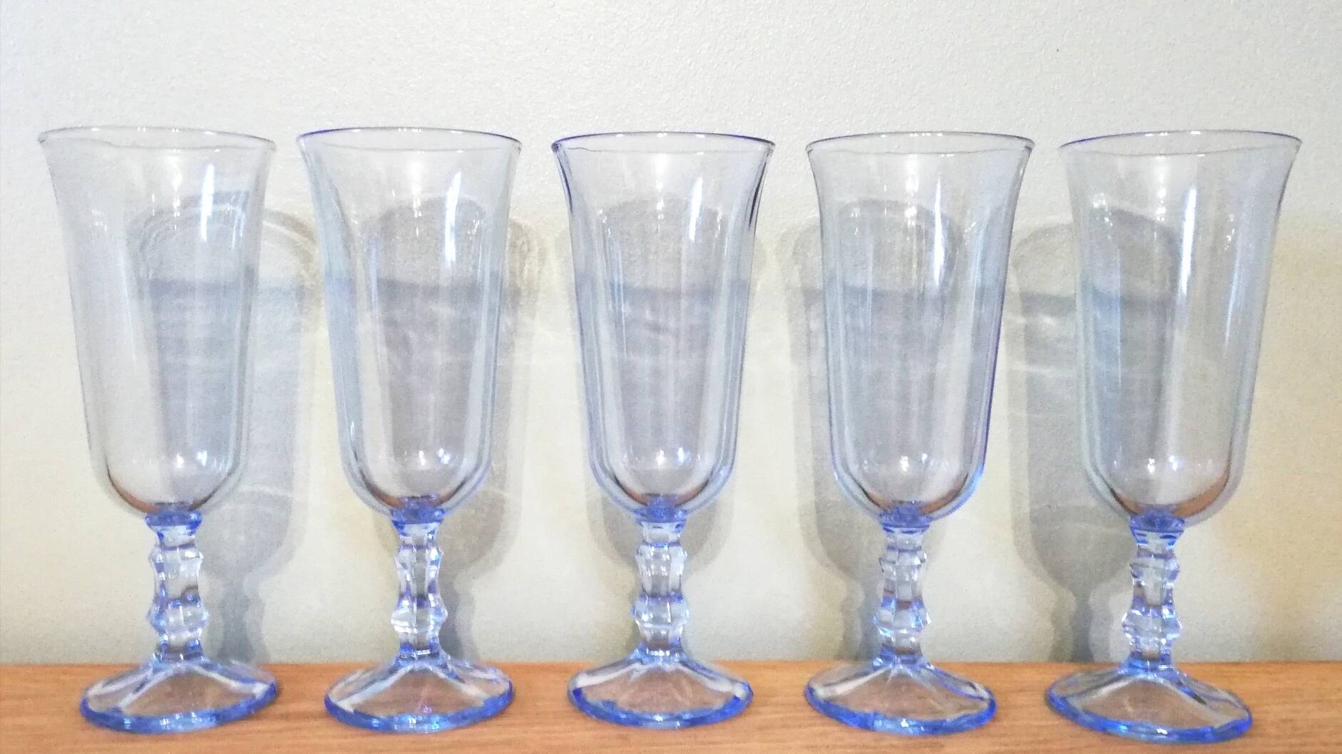 5 champagne flutes
