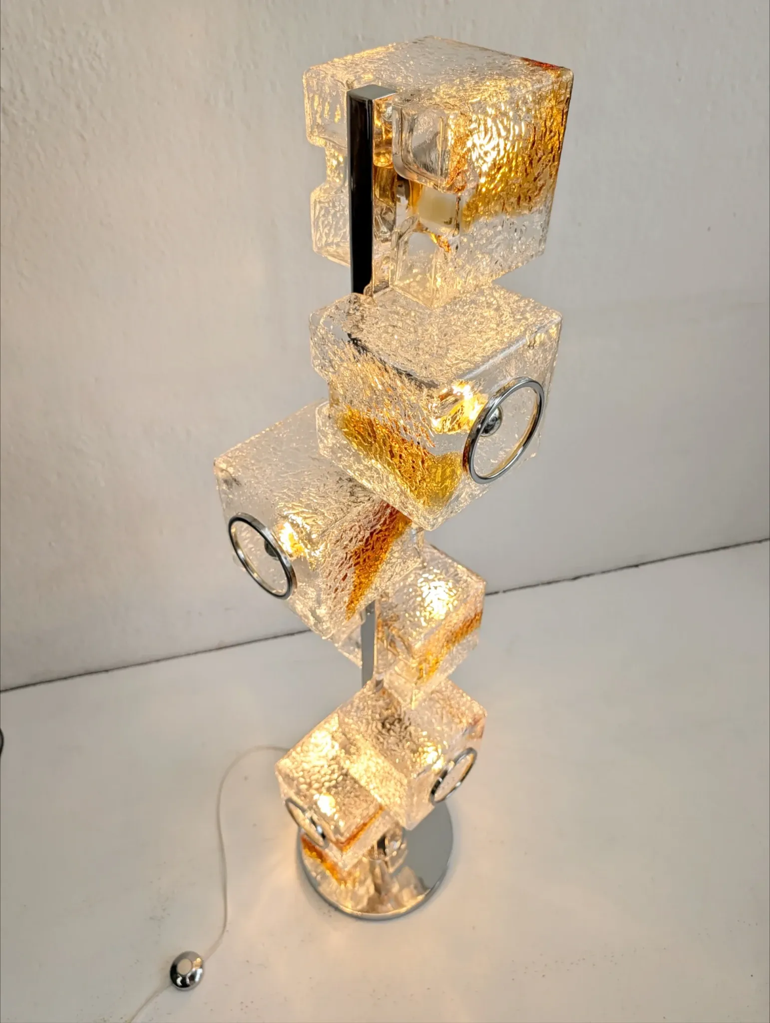 Murano glass cube floor lamp by Toni Zuccheri for VeArt 1960s