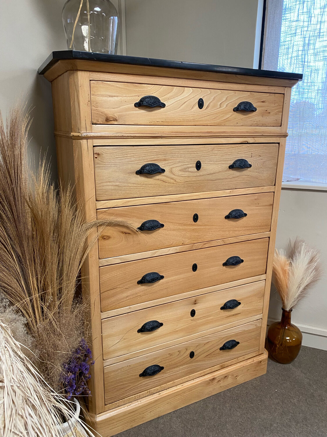 Chest of drawers, dresser