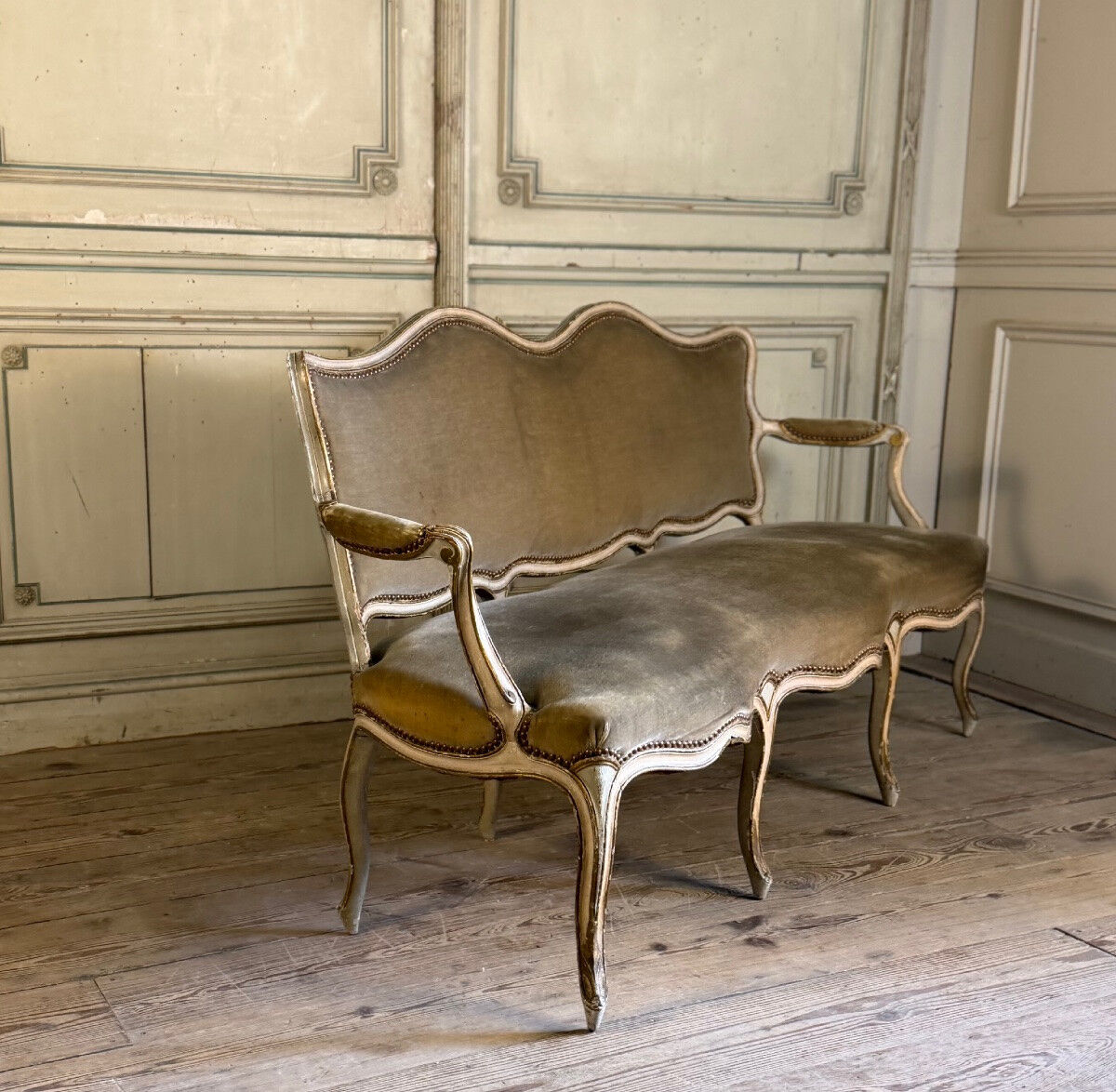 Louis XV bench in carved and painted wood, 18th century
