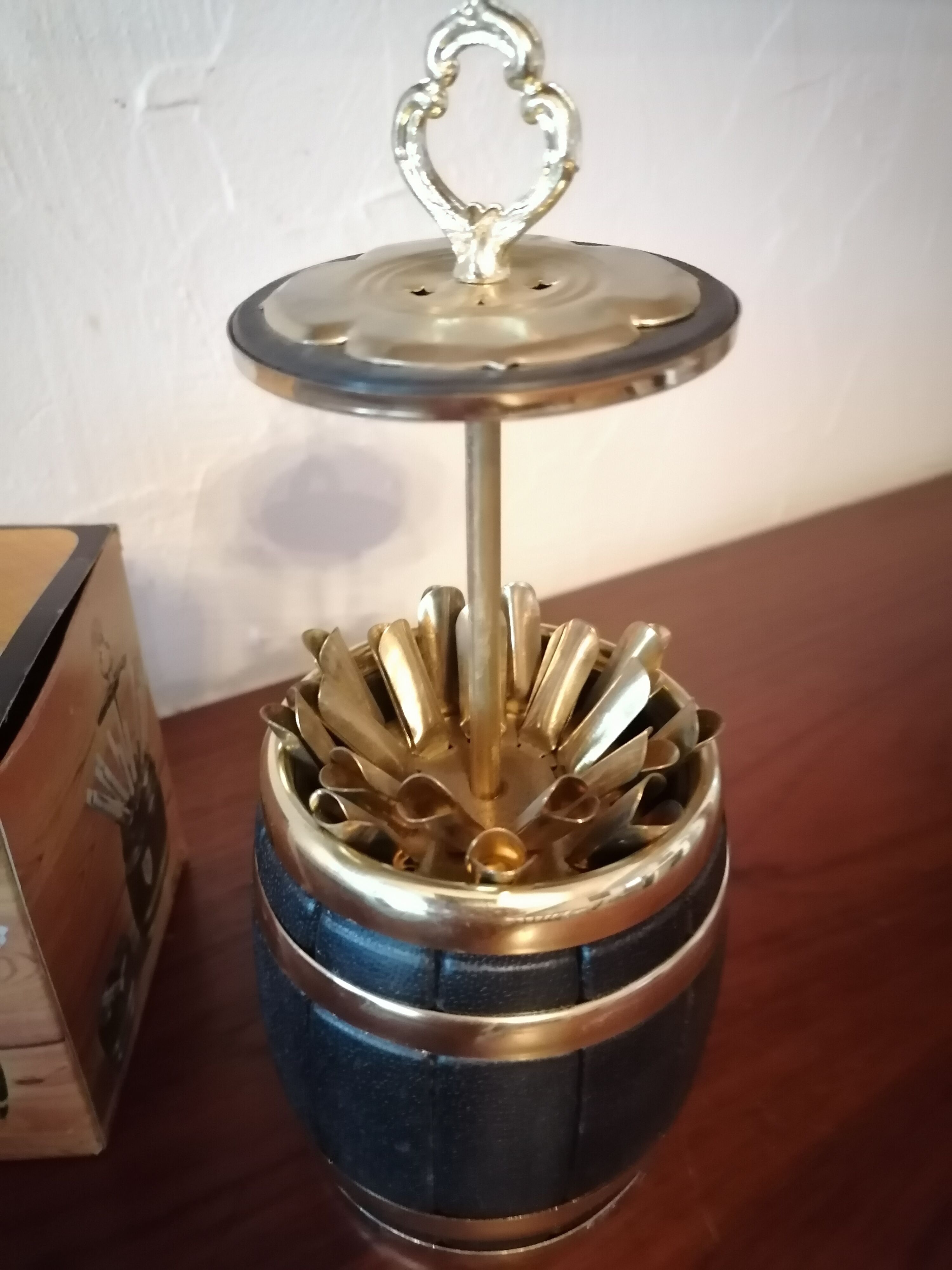 Cigarette holder form barrel and box 1960