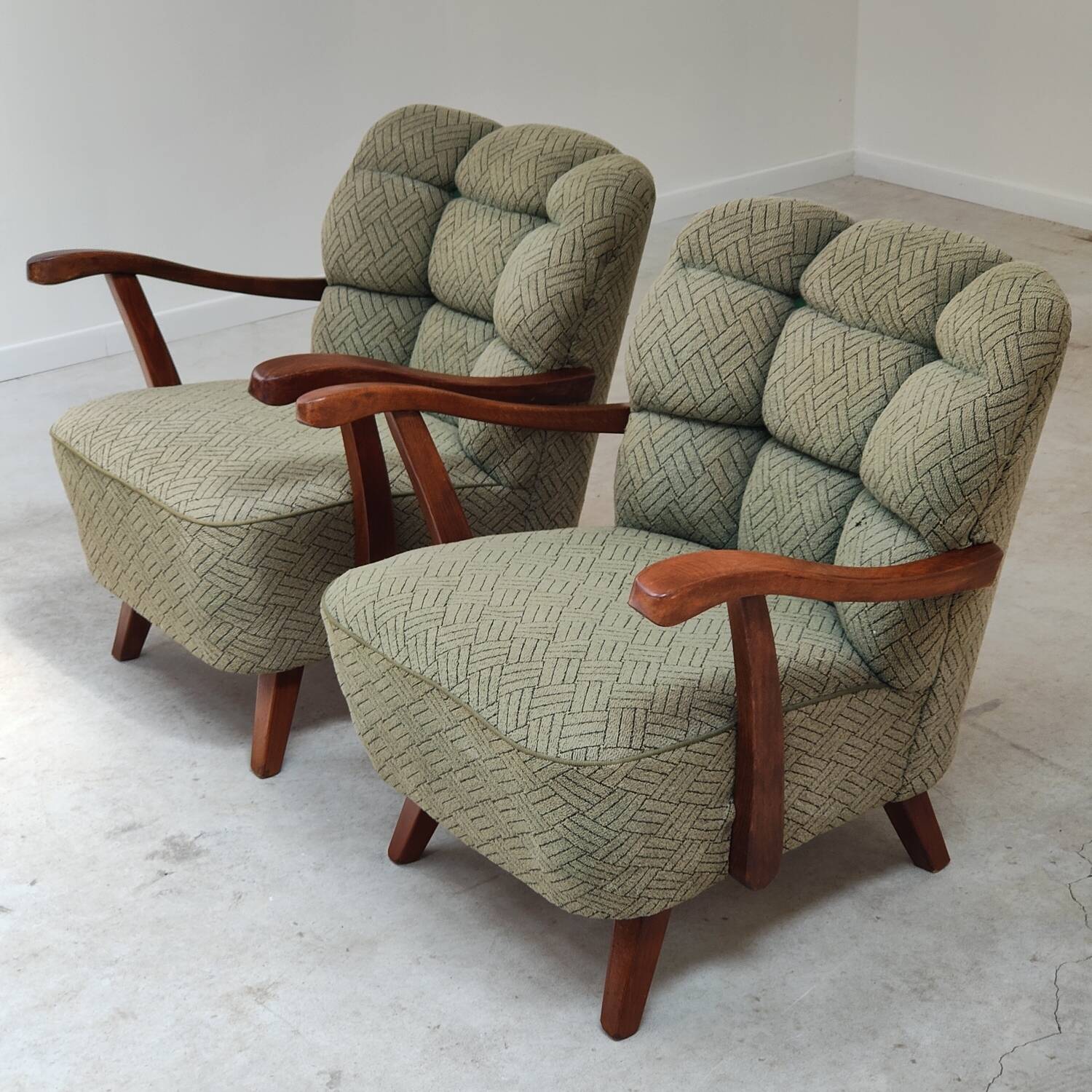 Paire de fauteuils Halabala vert par Druzba Bratislava B-609 année 59