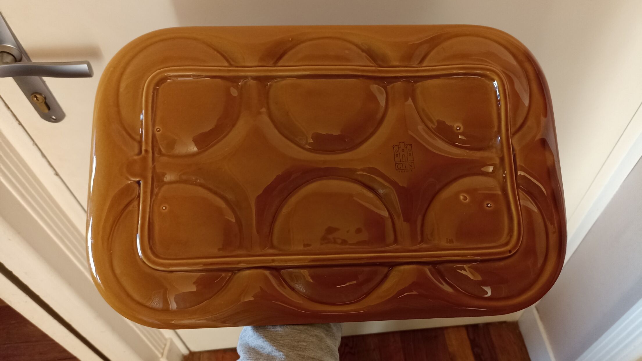 Gien earthenware artichoke tray - caramel colour