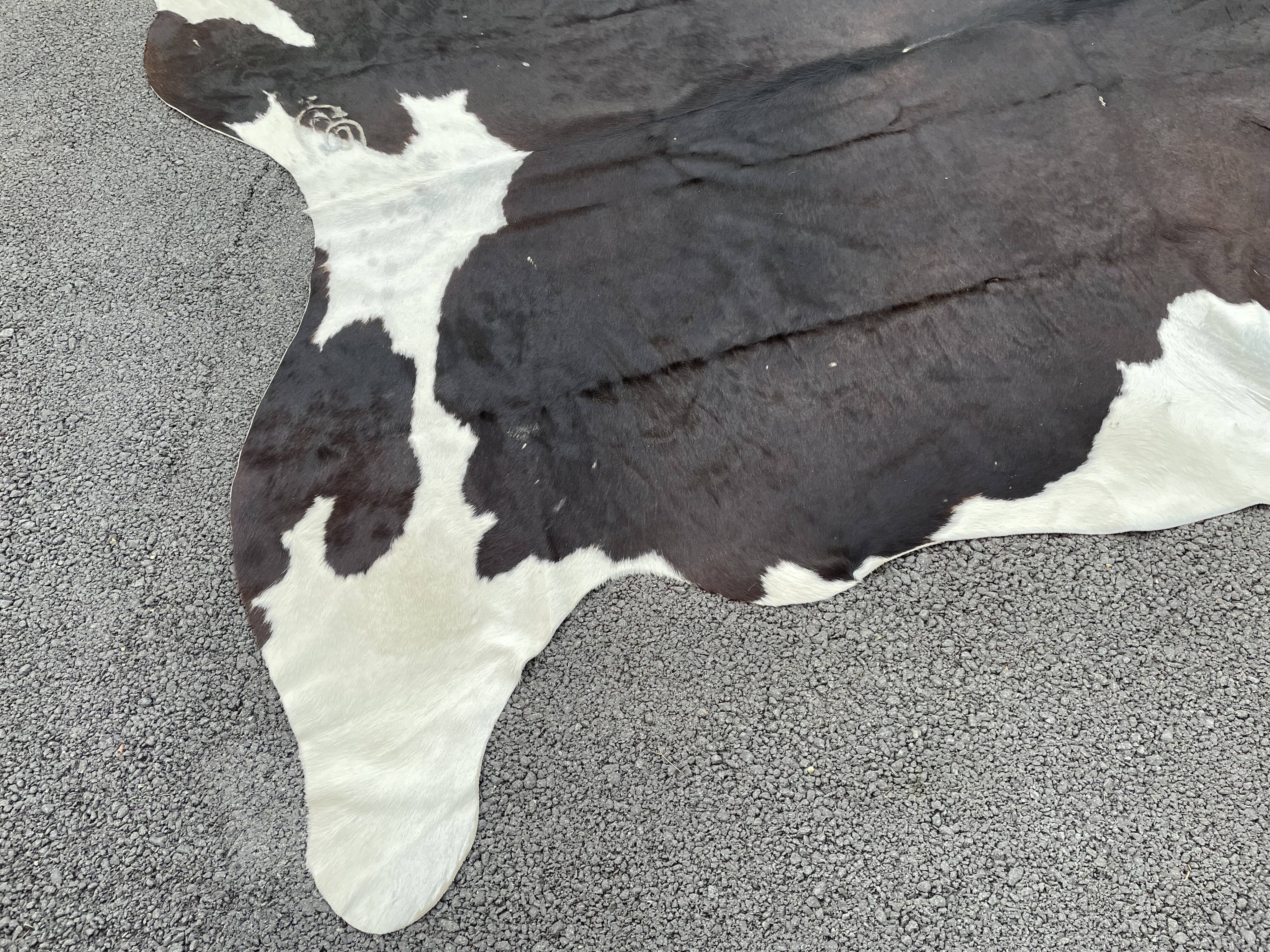Cowhide mat 210x250cm